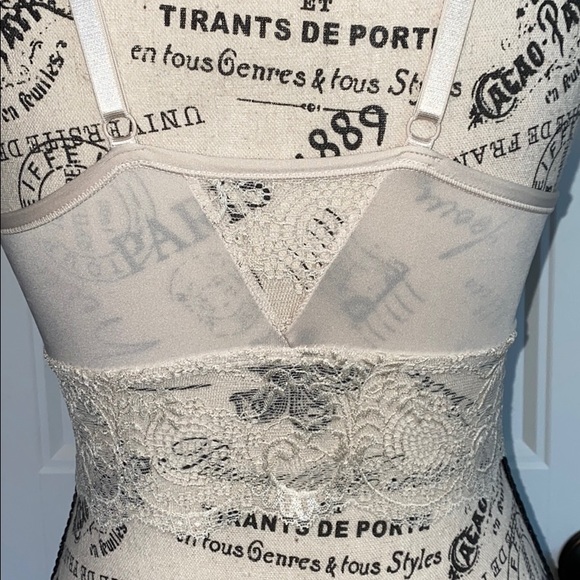 Deep plunge lace bralette small - Picture 7 of 10